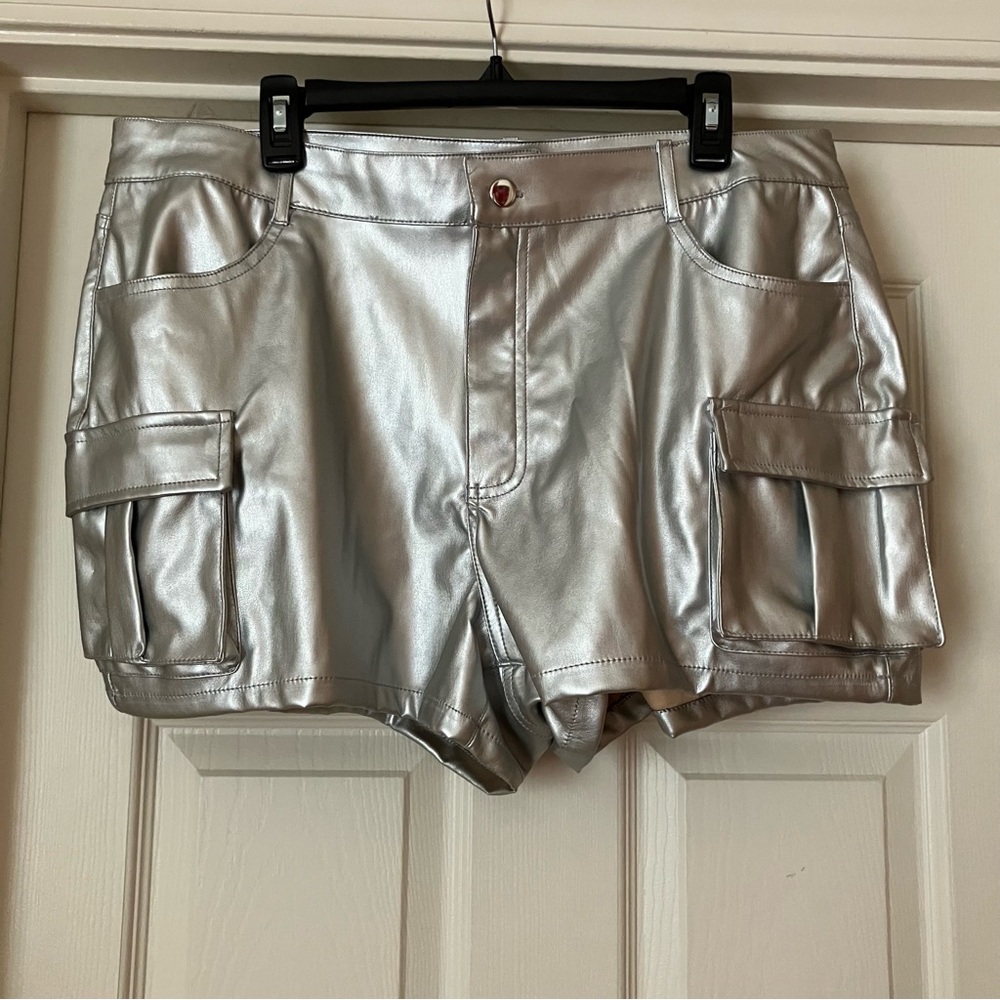 Ci Sono Silver Women's Cargo Shorts